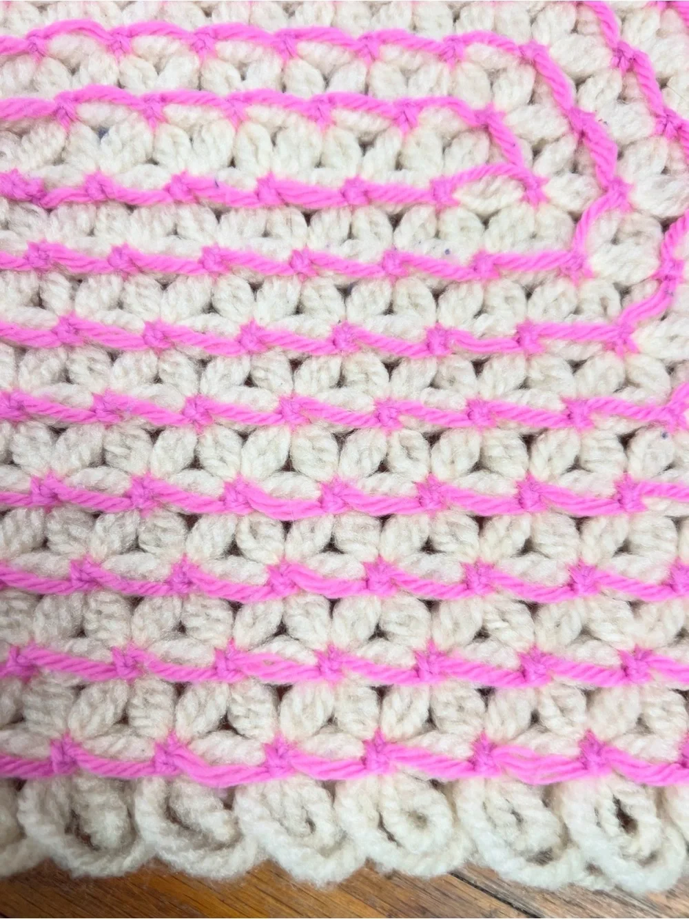 HANDMADE 70s 70s Vintage Crochet Wool Yarn Hexagon Placemats - Pink and Cream